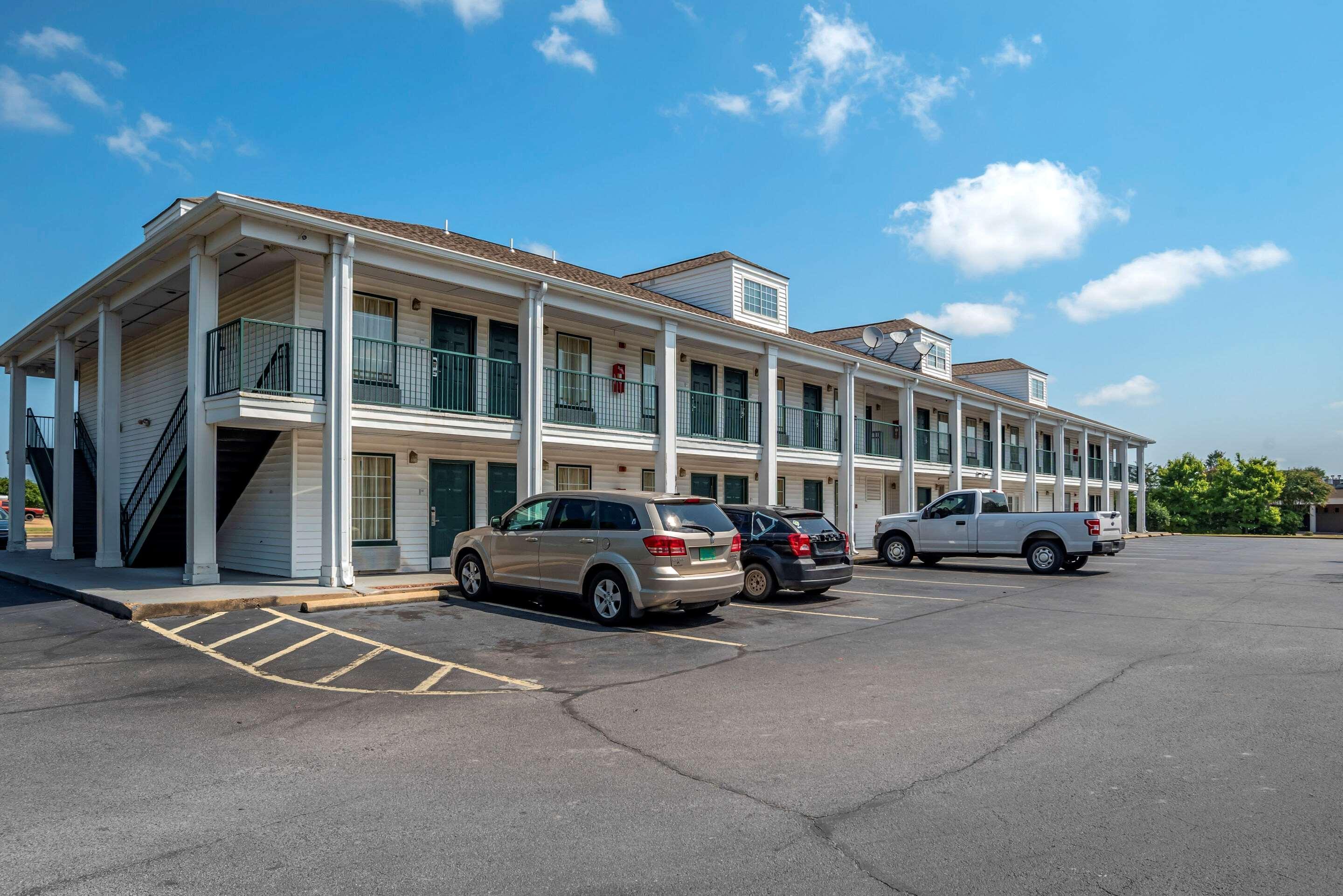 Econo Lodge Tupelo Exterior foto